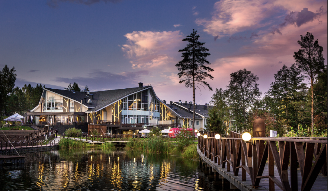 Доброград вечером